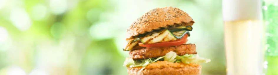 Groenteburger met hummus & vegan mayo