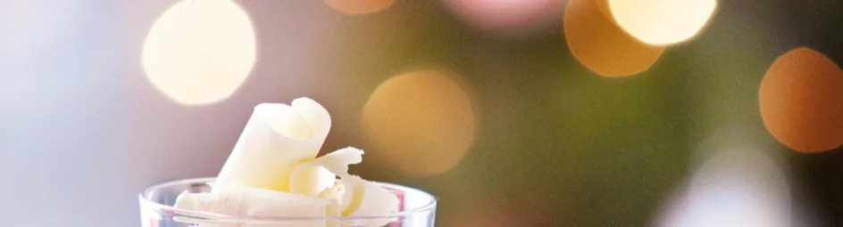 Syllabub met frambozen en witte chocolade