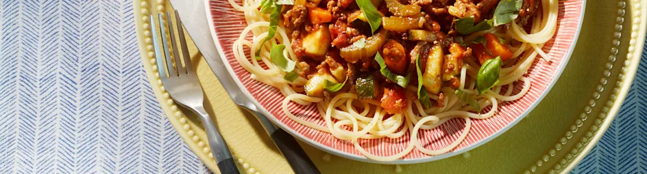 Pasta bolognese met groene salade