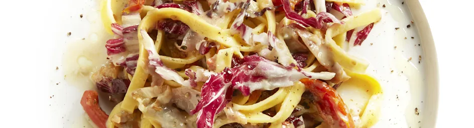Tagliatelle met rauwe ham, radicchio en blauwe kaas