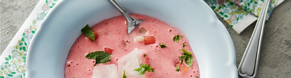 Fris aalbessensoepje met meloenconfetti