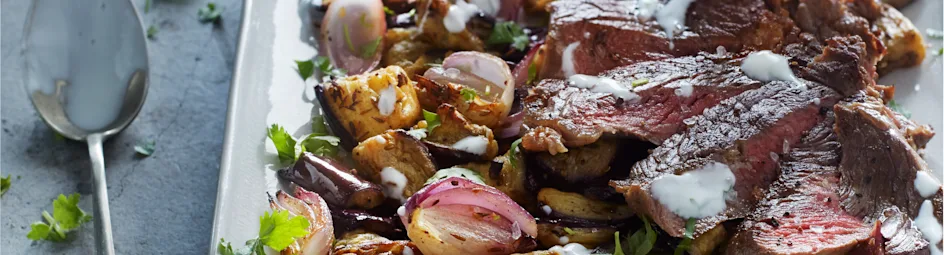 Geroosterde aubergine met komijn en rode ui