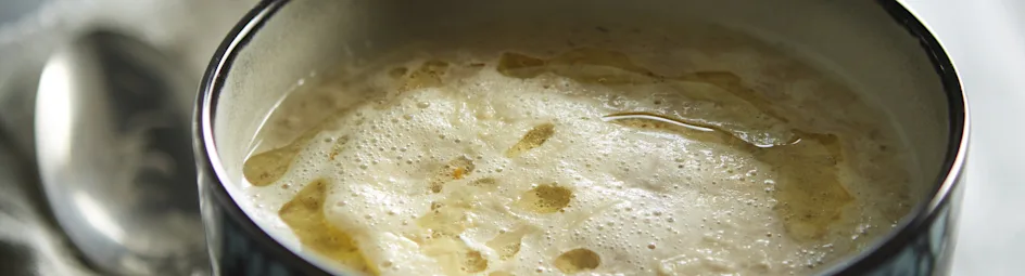 Romige paddenstoelensoep met paddenstoelenolie