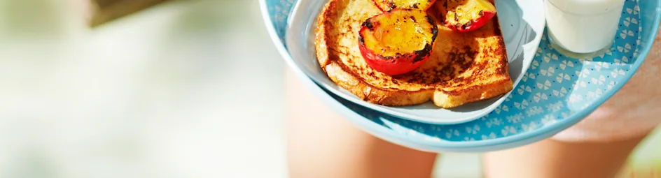 Wentelteefjes met gegrilde nectarines