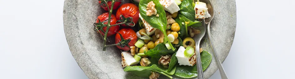 Kikkererwtensalade met gegrilde feta