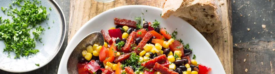 Bonensalade met maïs en chorizo