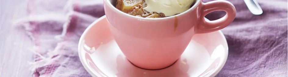 Appelcake in een mok