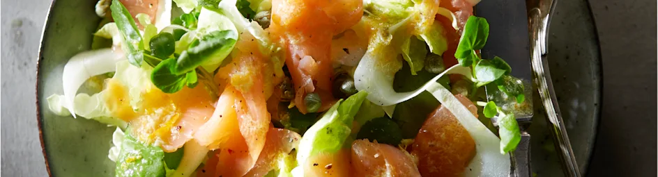 Zalmsalade met sinaasappeldressing