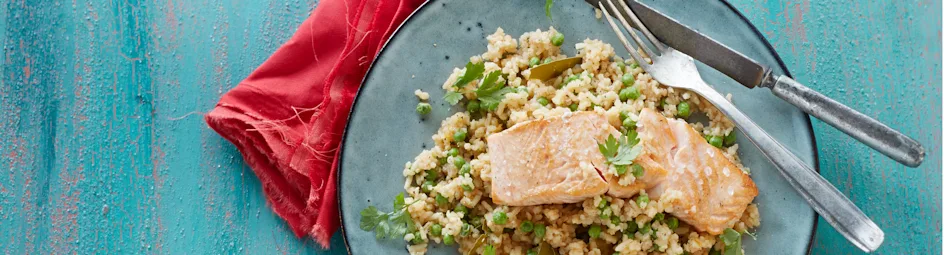 Arroz de tomate met gegrilde zalm