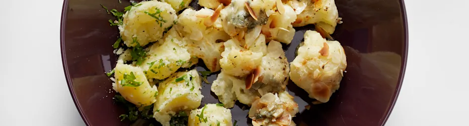 Bloemkoolgratin met blauwe kaas en amandel