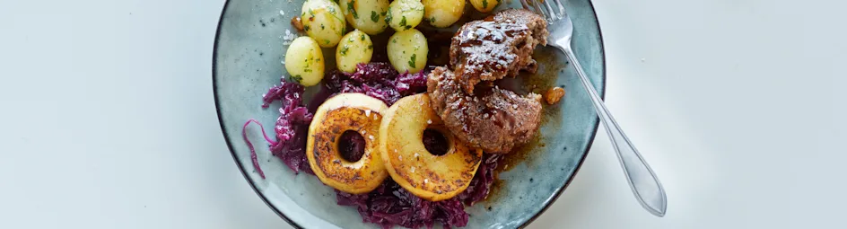 Appelburger met rodekool