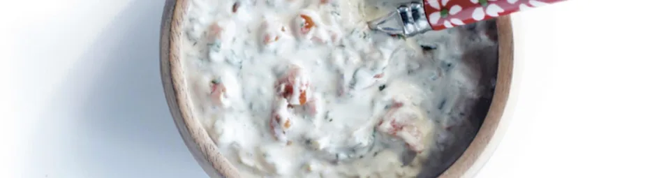 Kwarksausje met zongedroogde tomaten en basilicum