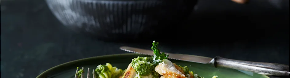 Fusilli met boerenkoolpesto en gegrilde kip