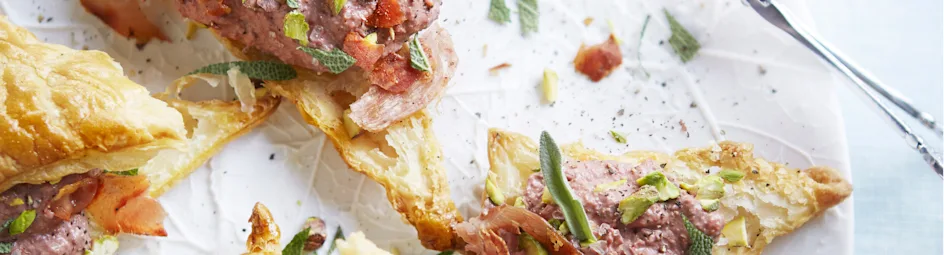 Sfoglia con crema fegato