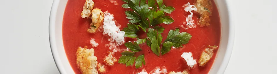 Bietensoep met geitenkaas