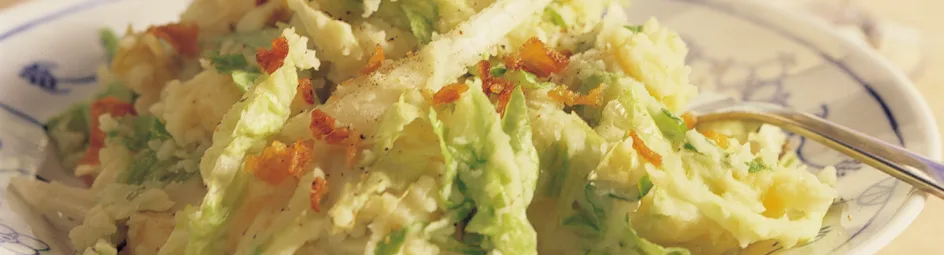 Zomerstamppot met ijsbergsla en boerenkaas