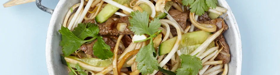 Wokmie met biefstuk, gember en oestersaus