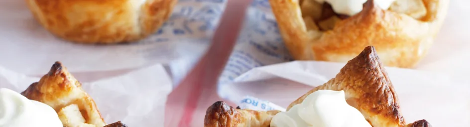 Warm perentaartje met vanilleroom