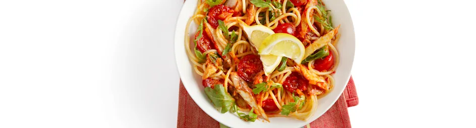 Spaghetti met tomaatjes en makreel