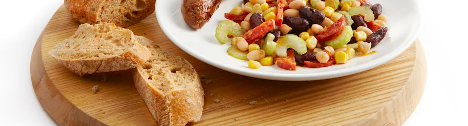 Saucijsjes met bonensalade