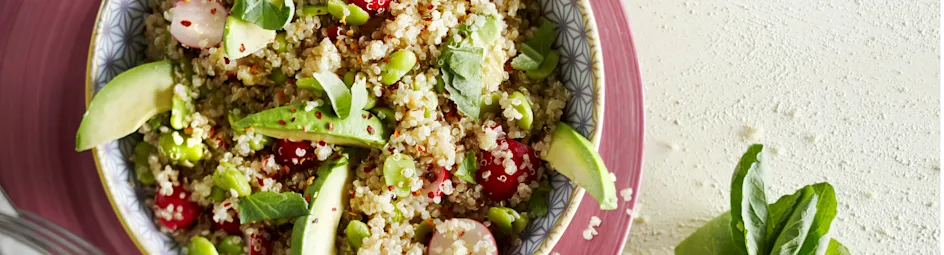 Quinoasalade met avocado en tuinbonen