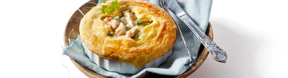 Pastei met roze zalm en doperwtjes