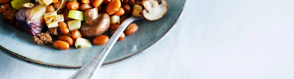 Bruinebonenschotel met wintergroenten