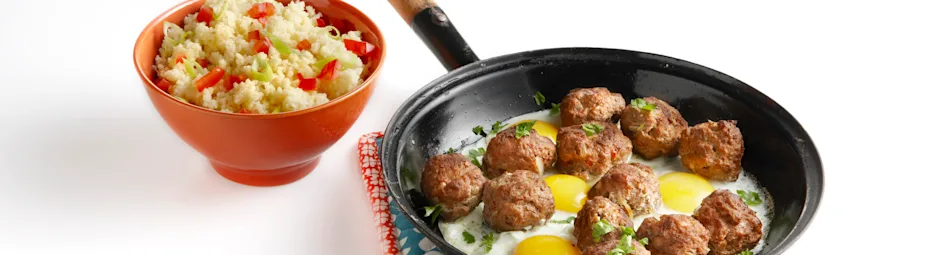 Mediterrane gehaktschotel met ei en couscous