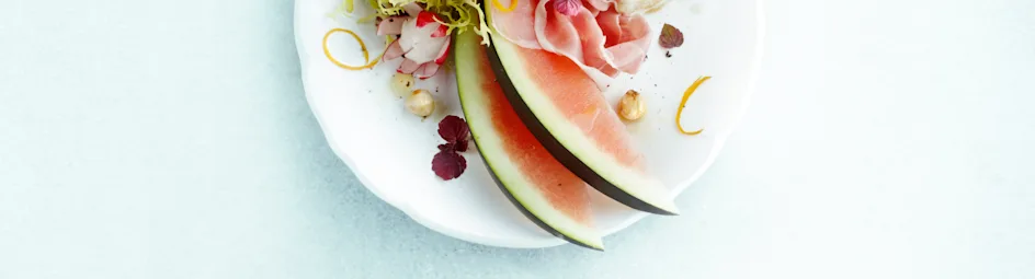 Geitenkaas met parmaham en watermeloen