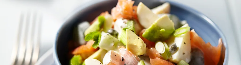 Frisse aardappelsalade met gerookte zalm