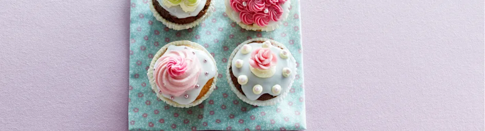 Cupcake met citroenglazuur en cream-cheesetopping