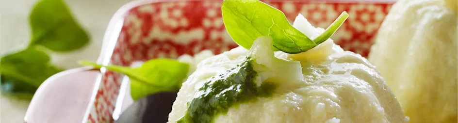 Bloemkooltimbaaltjes met groene saus