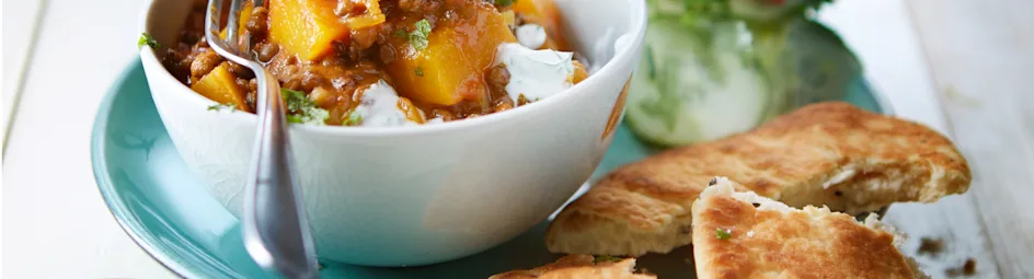 Pompoencurry met linzen, yoghurt en munt