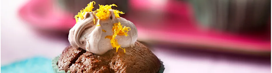 Chocolade cupcakes met sinaasappeltopping