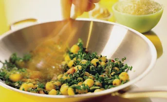 Roergebakken andijvieschotel