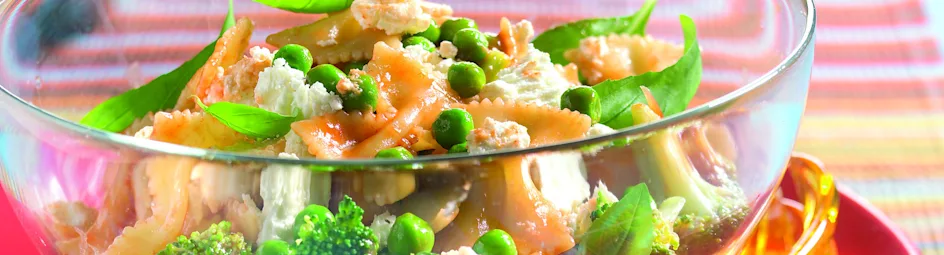Pastasalade met broccoli en geitenkaas