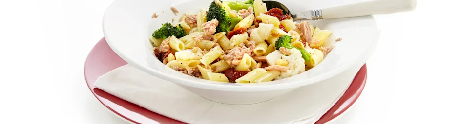 Pasta met bloemkool, broccoli en tonijn
