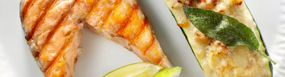 Met ricotta en salie gevulde courgette