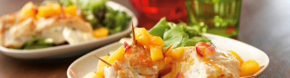 Kip met geitenkaas en mangochutney