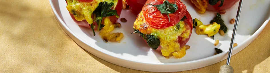Gevulde tomaten met spinazie en kaas