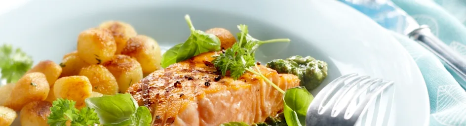 Geroosterde zalm met salsa verde