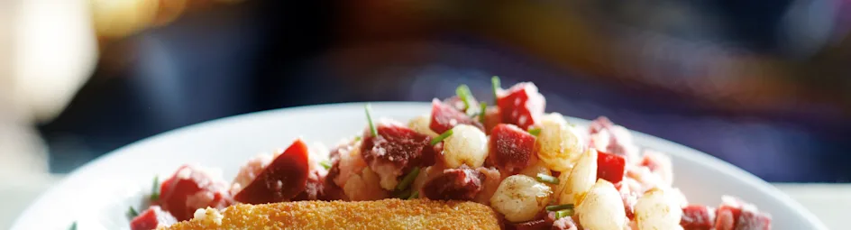 Bietjesstamppot met zilveruitjes en gebakken geitenkaas