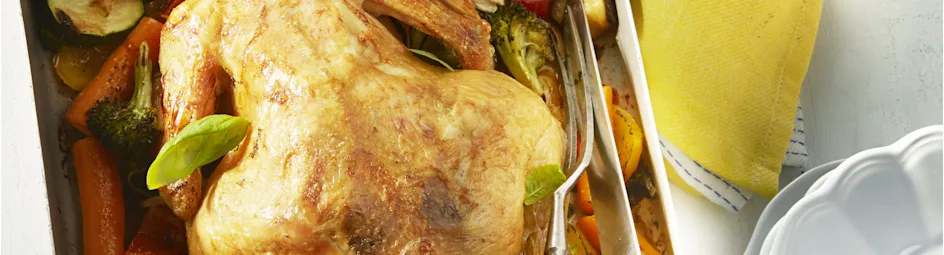 Kip met zomergroenten uit de oven