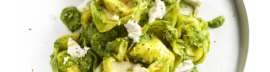 Kaastortellini met spinazie, amandel en ricotta