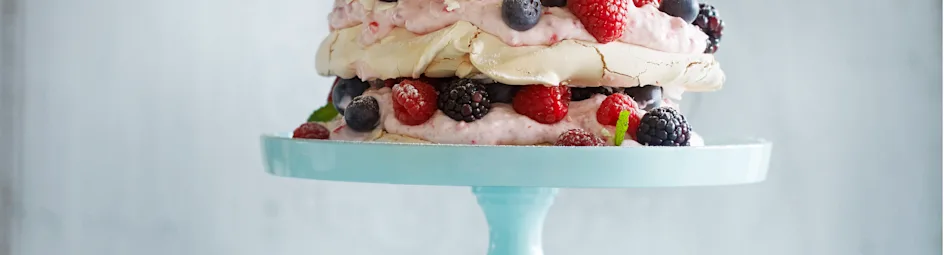 Merenguetaart met frambozenroom