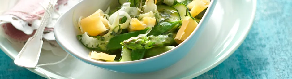 Voorjaarssalade met citroen-mosterddressing