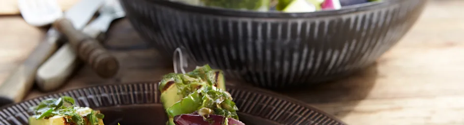Veggie spiesen met kruidensalsa