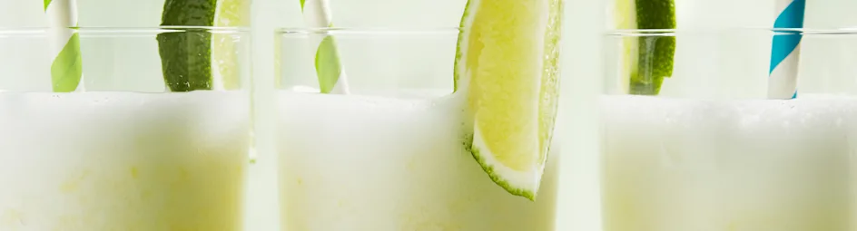 Prosecco-cocktail met limoen