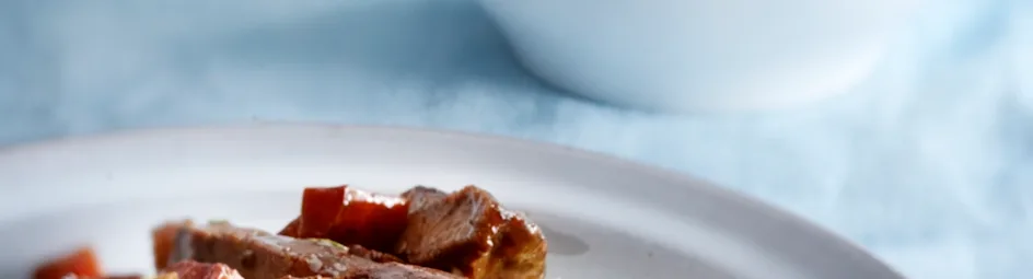 Sukade met gepofte knoflook en romige spitskool