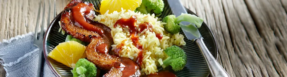 Spekspiesjes met sinaasappeltomatensaus